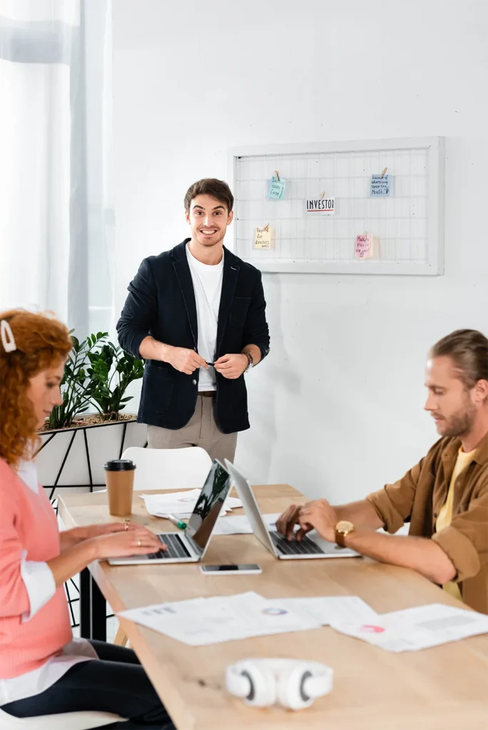 Équipe Touch Target en réunion pour préparer un accompagnement digital au Maroc